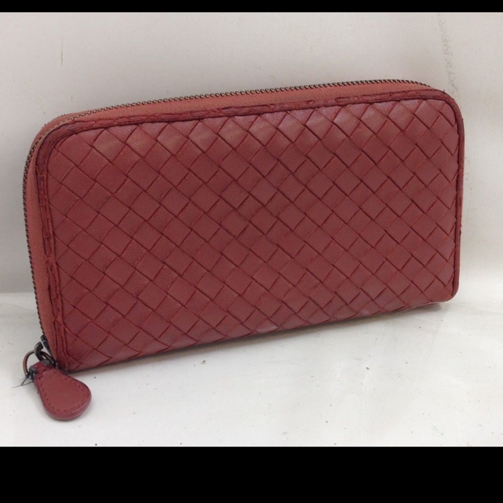 Bottega Veneta Zippy Wallet